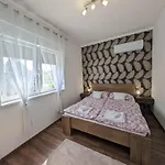 In 54826 Nyaraló *