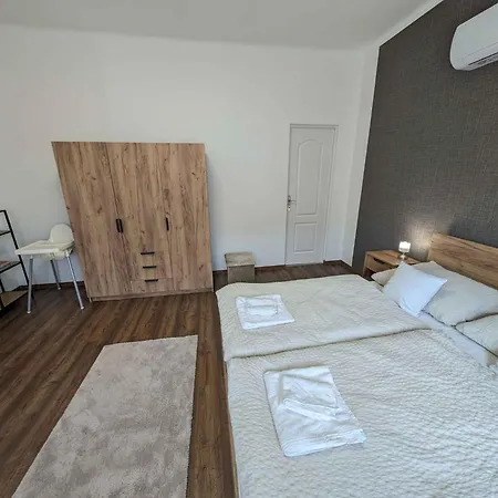 In Balatonmariafuerdo 54826 *